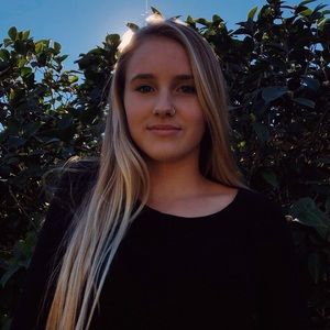 Meet your Posher, Maya